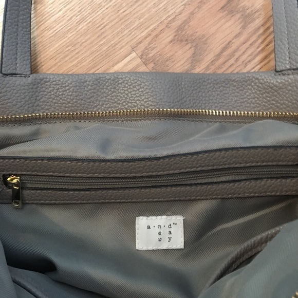 A New Day Purse - Picture 3 of 4